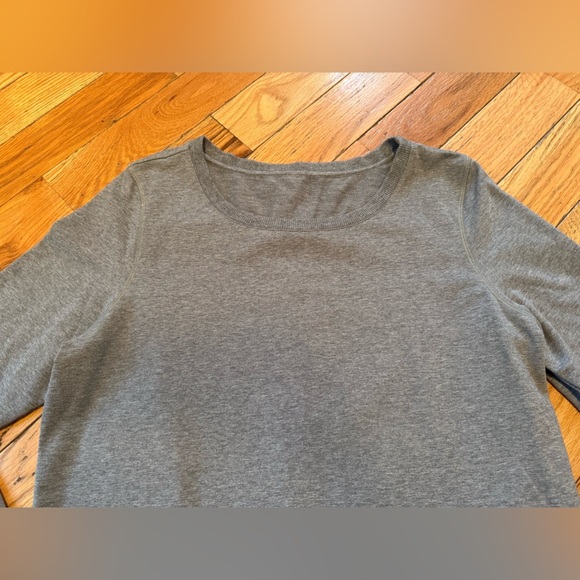 Lululemon Women’s Pleated Back Crew Neck Soft Sweatshirt Gray Size M? READ - Picture 8 of 13